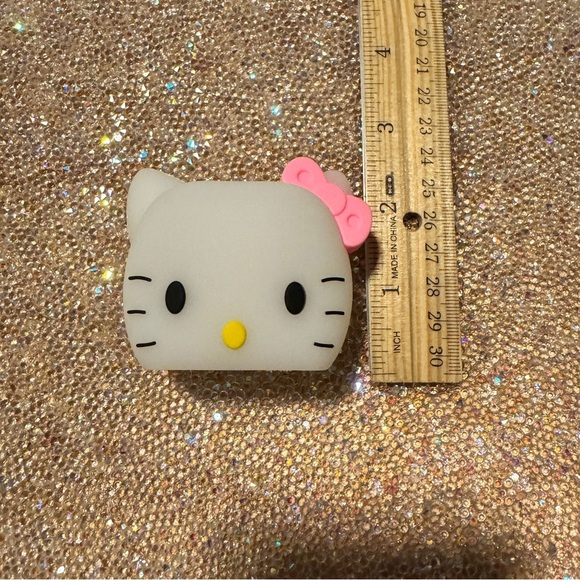 Hello Kitty White and Pink Charger Cover NWT - Picture 3 of 8